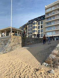 Hotel across the street from the beach