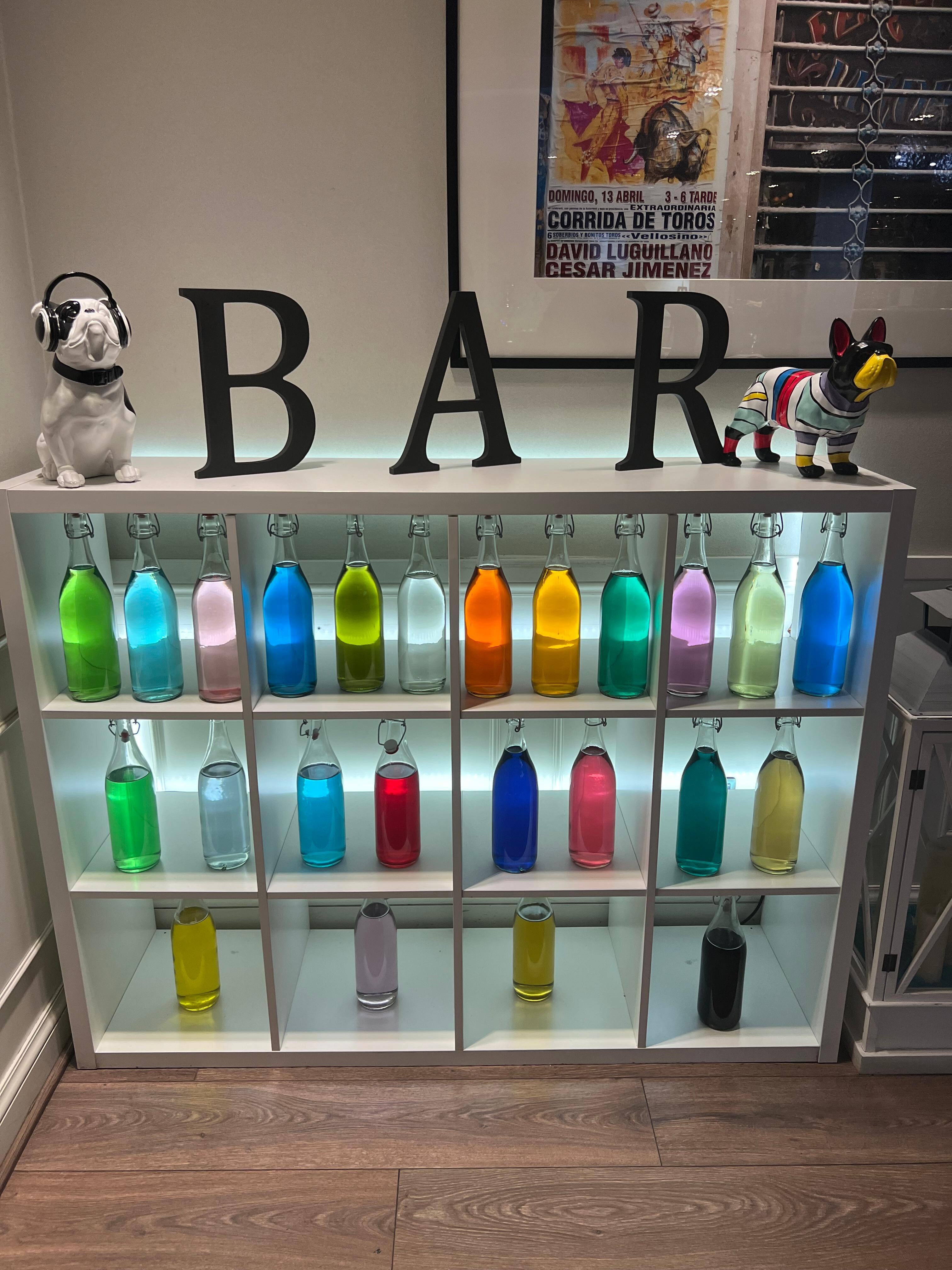 Bar på hotel, og restaurant nydelig frokost og hyggelig personal 