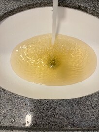 Agua da pia do banheiro