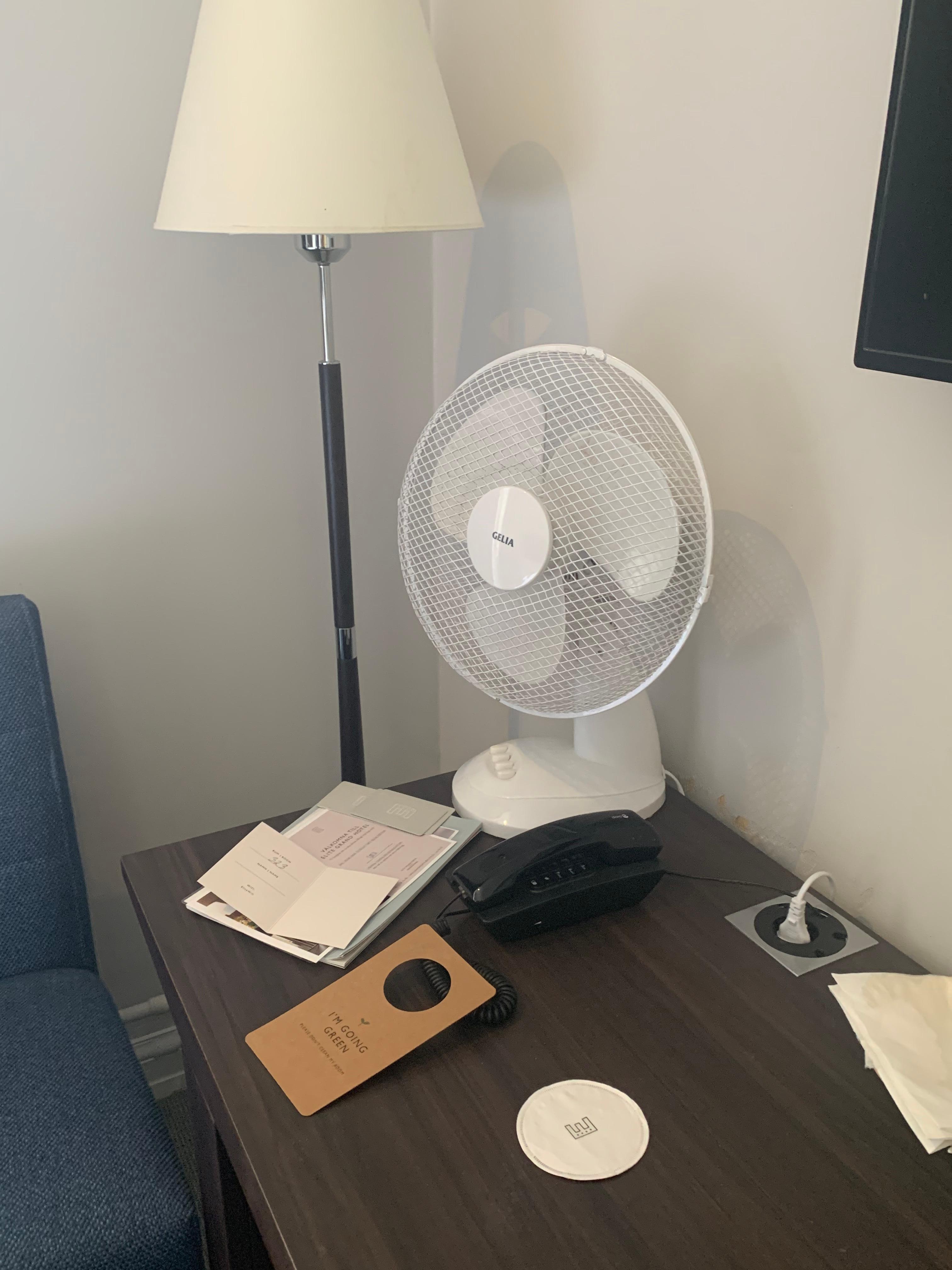 Inside my room no ac its fan . For 4 star hotel fan …