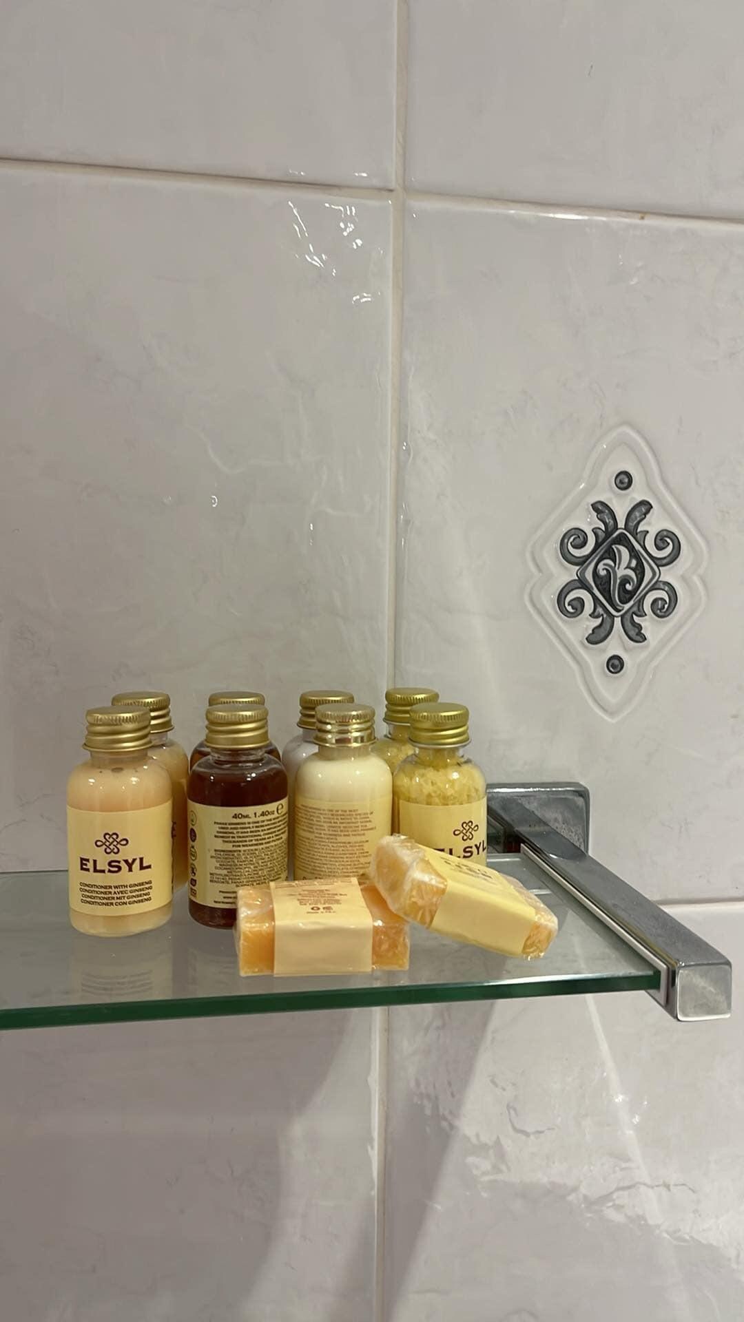 Posh toiletries room. 502