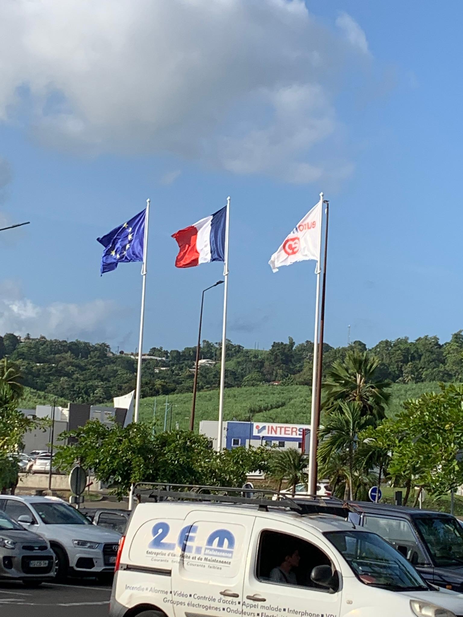 La France d'outre mer
 Le Robert