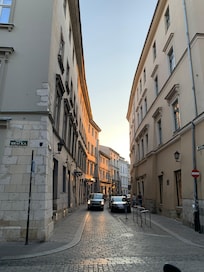 Gade udenfor hoveddøren