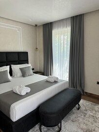 Kamer met klein balkon