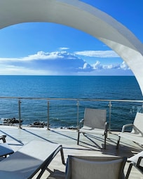 Top floor, top apartment!