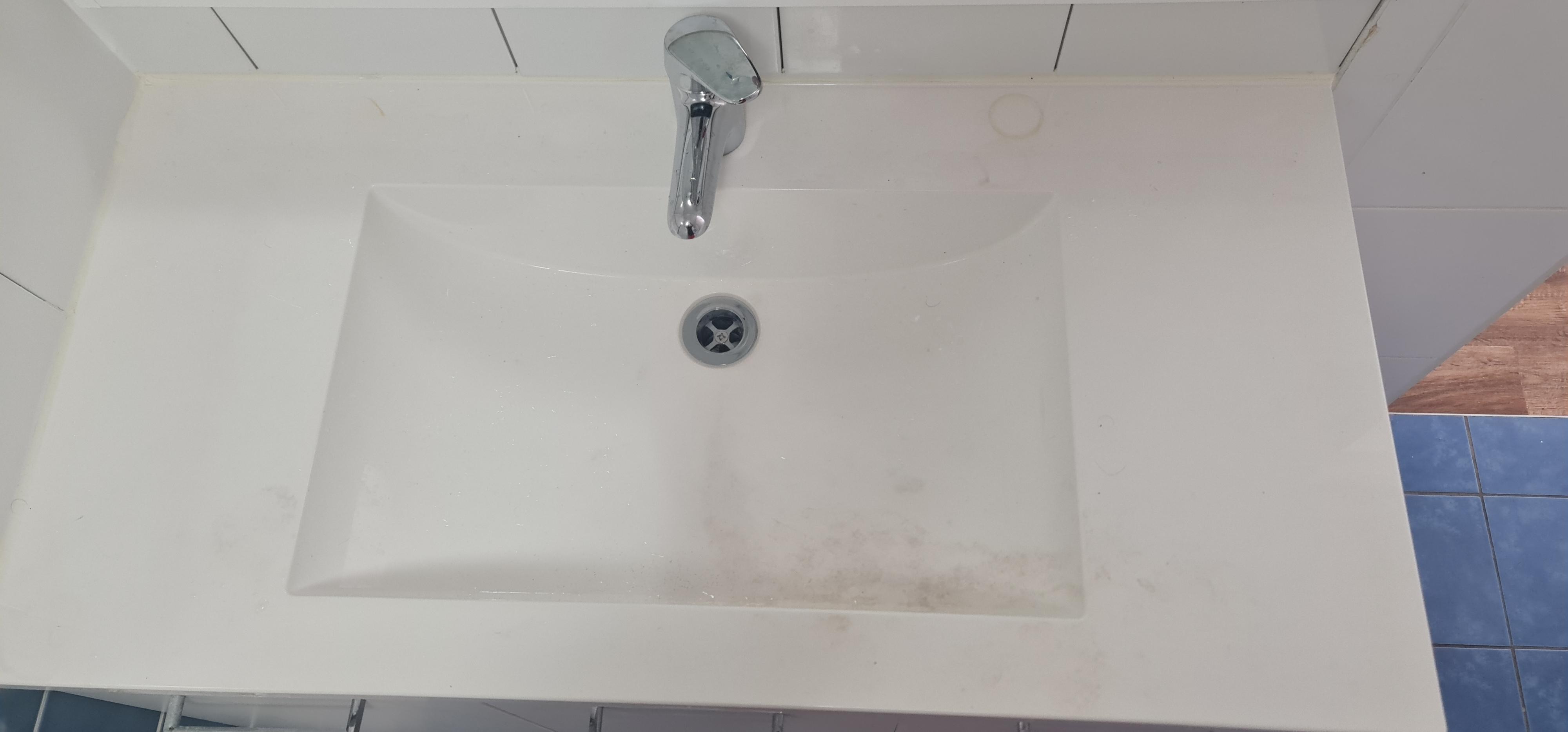 Dirty all round, but this sink was the worst.