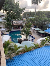 Piscine bar et restaurant