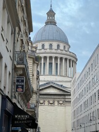 Foto da rua ao lado