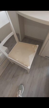 Silla desgastada y vieja