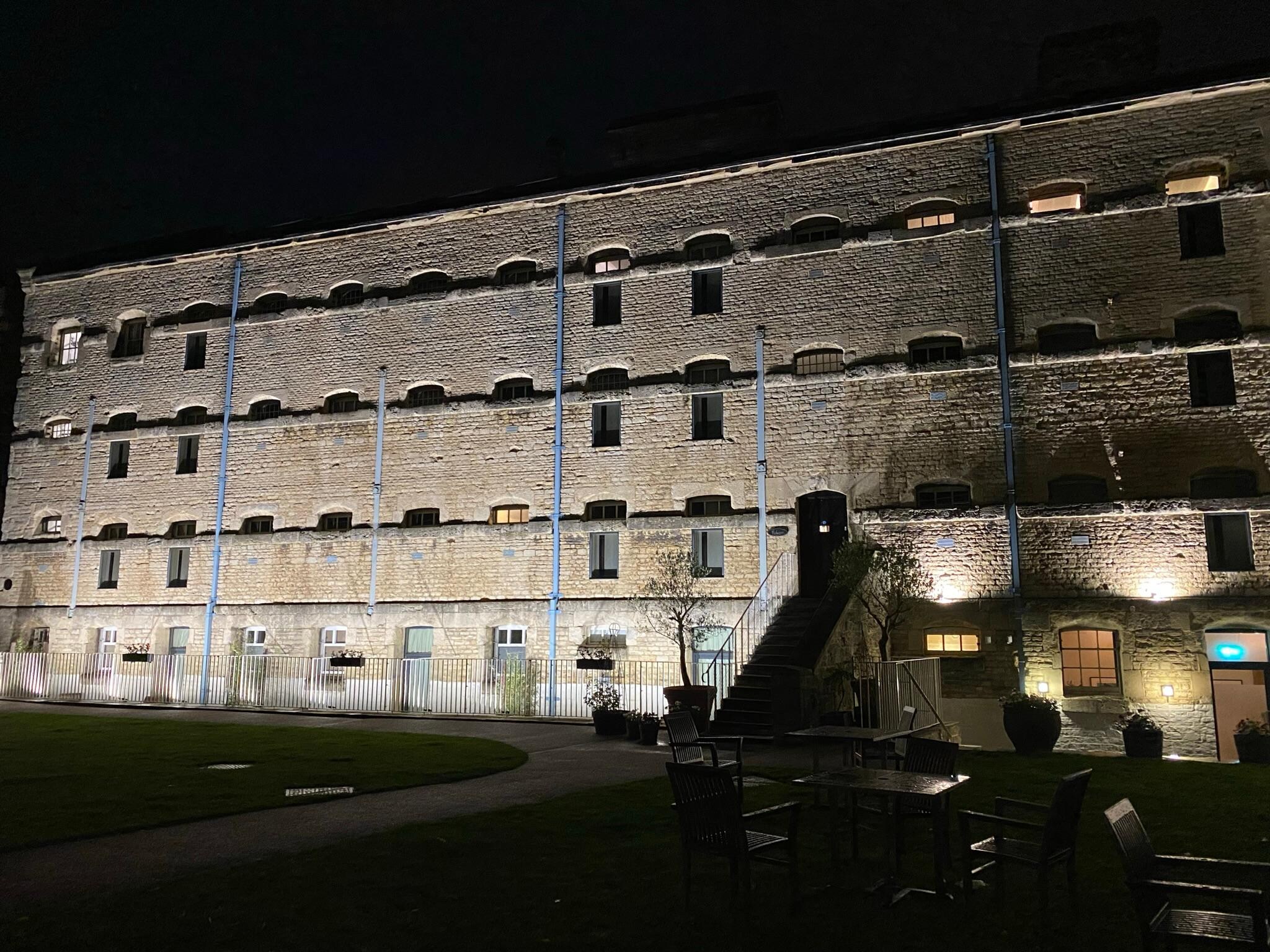 Høstkveld i indre gård 