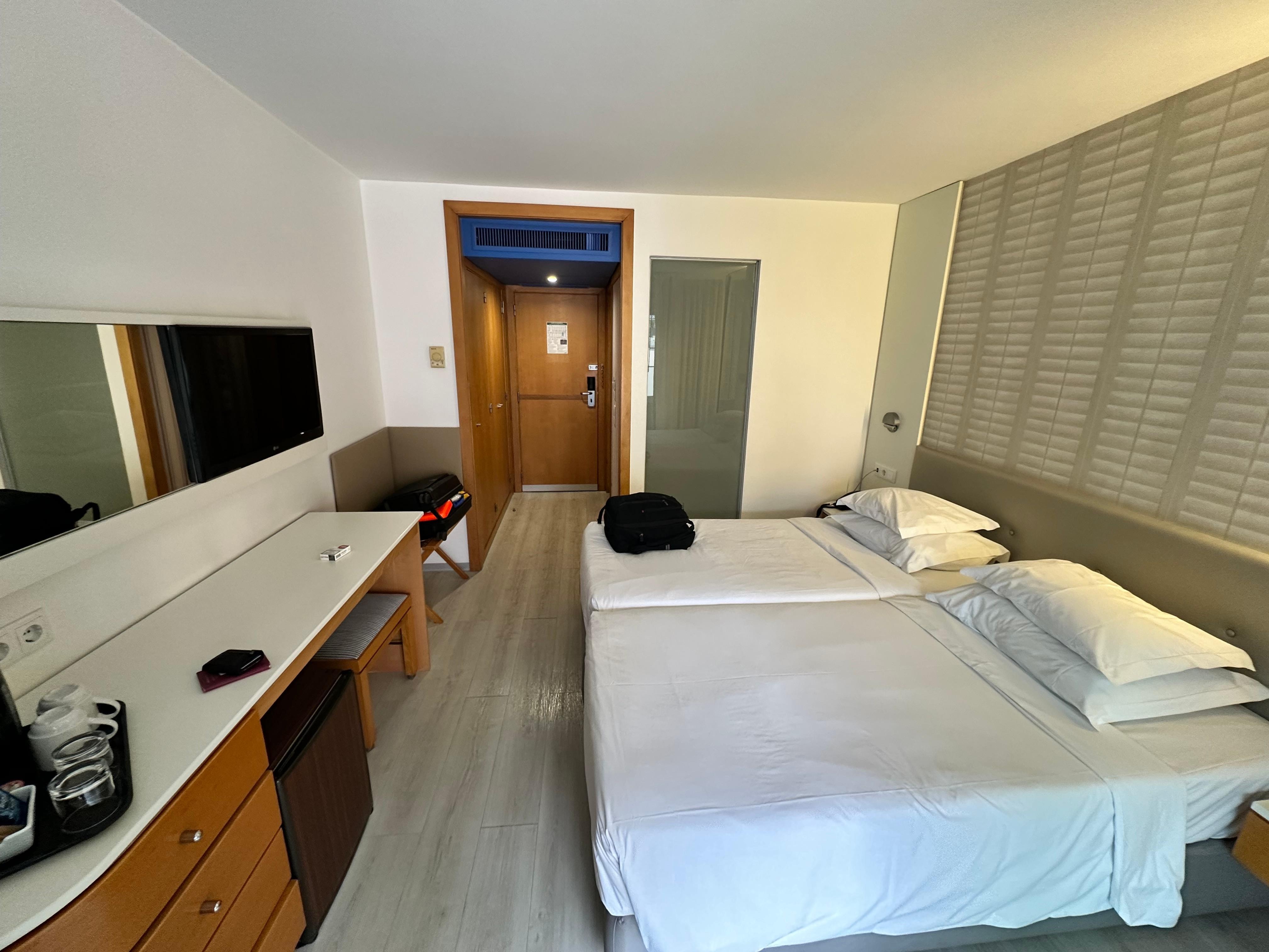 Zimmer (Double room with balcony)