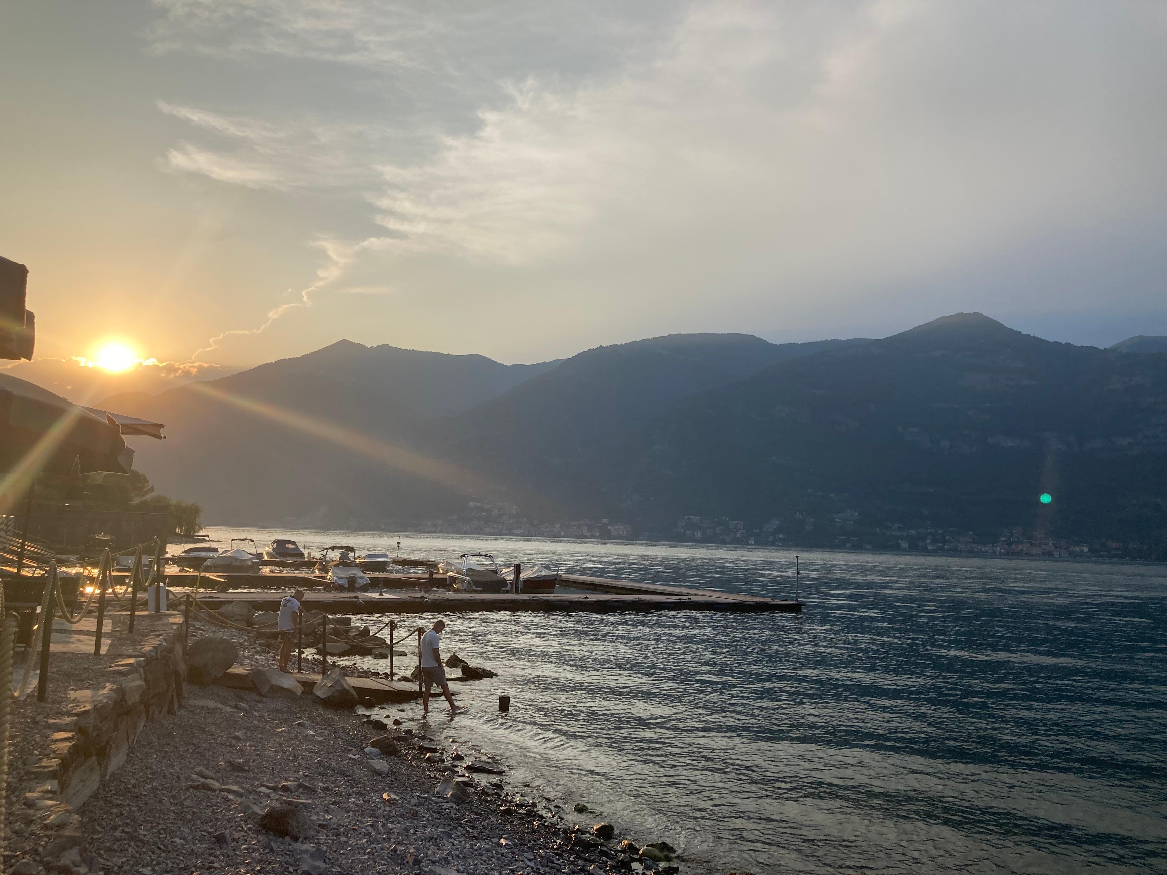 Area para nadar en el Lago Como