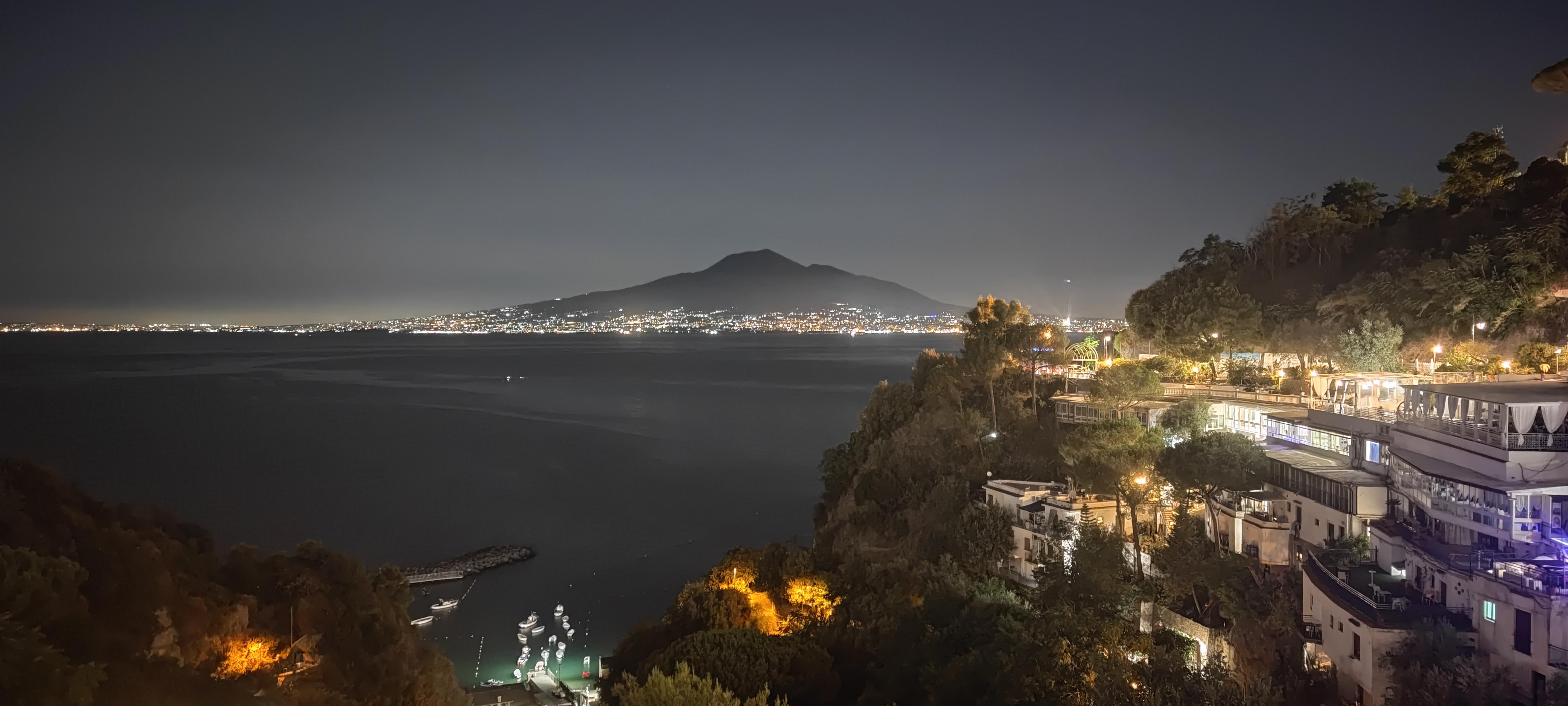 Vesuvio di notte