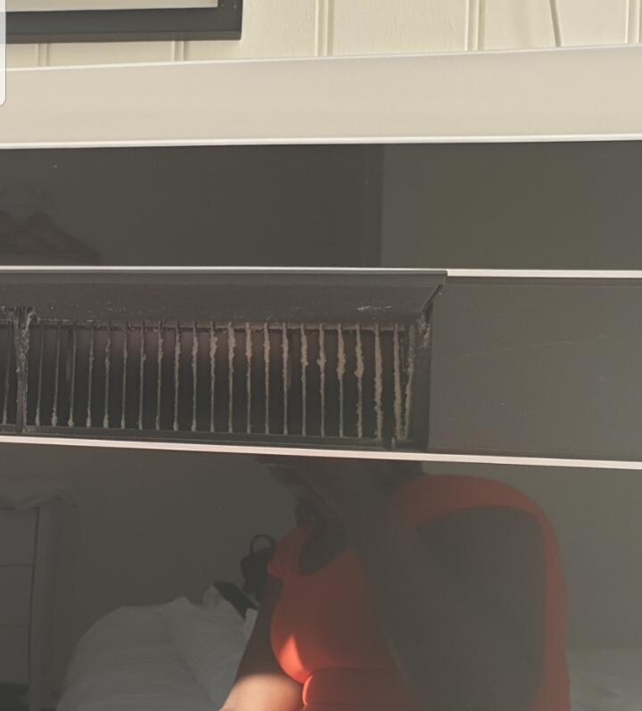 the airconditioning was noisy and dusty and for my sister with hayfever, it was heartbreaking to hear her suffering all night and in pain