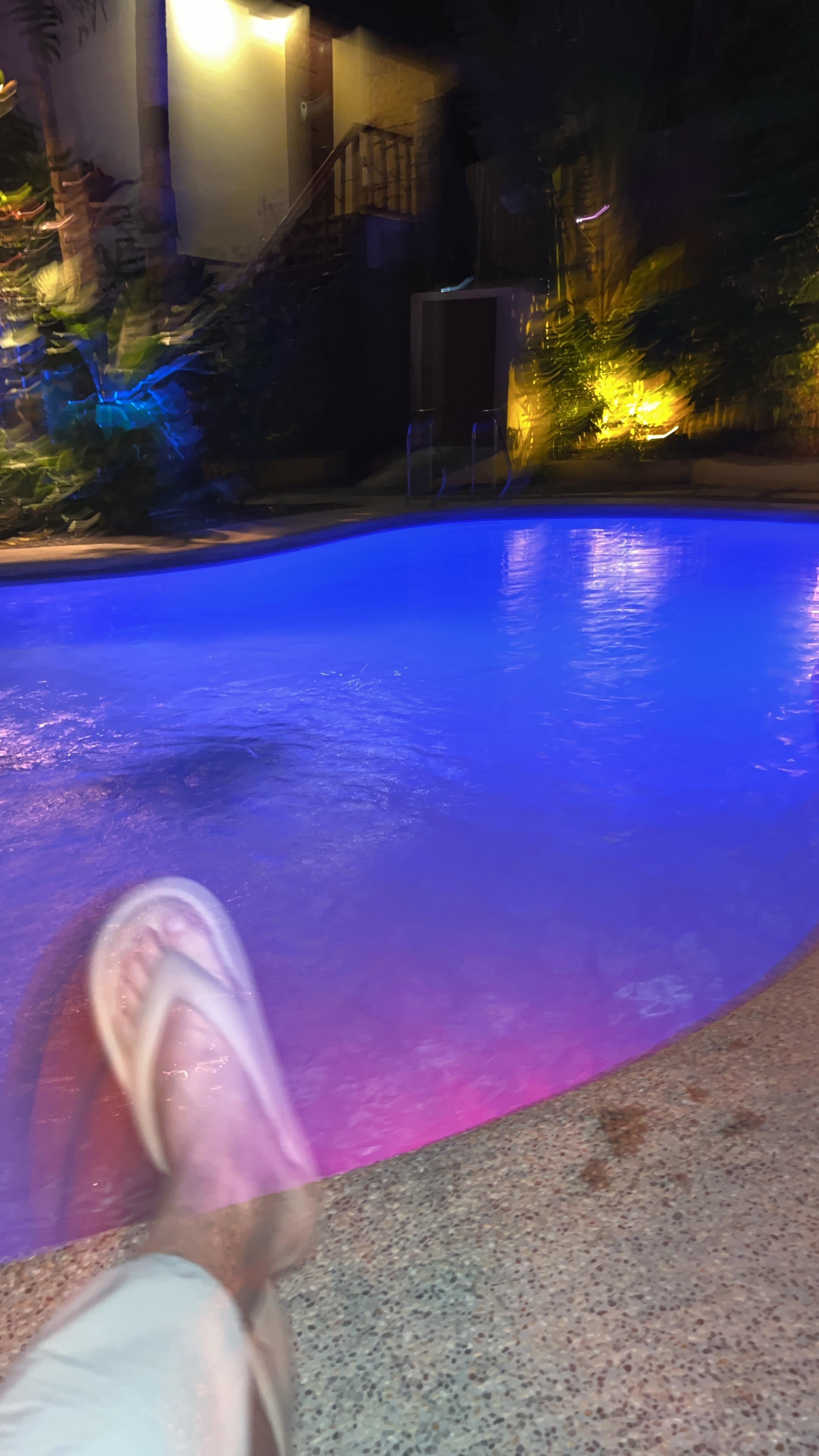 ホテルのプール