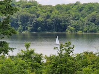 Sailboat on the lake.