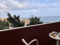 our private terrasse - the tree is covering the fantastic view
