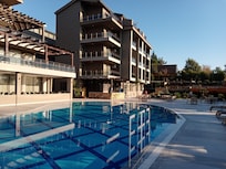 Piscina quente descoberta