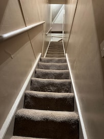 Narrow stairs poor banister
