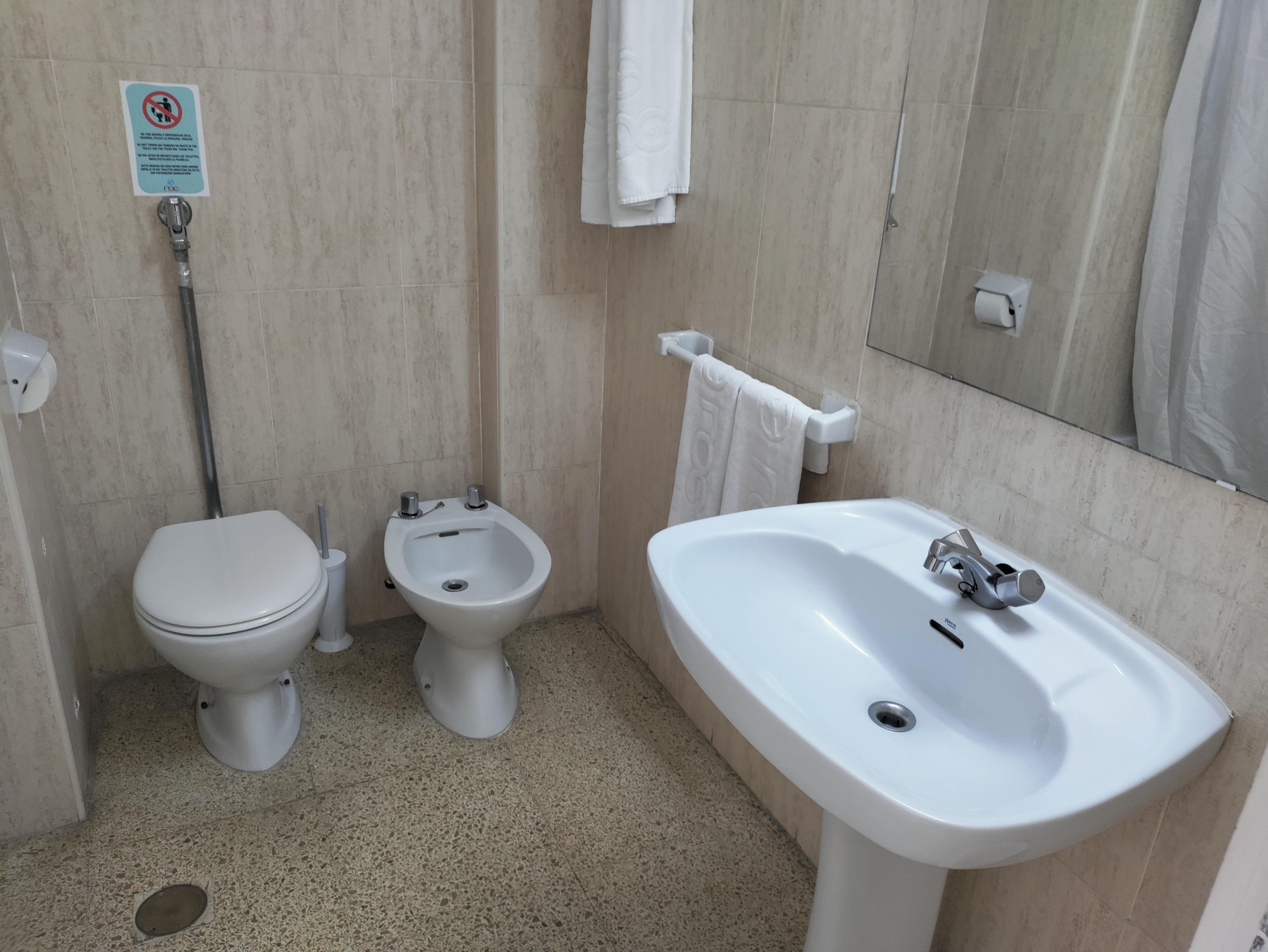 Hotelzimmer Bad