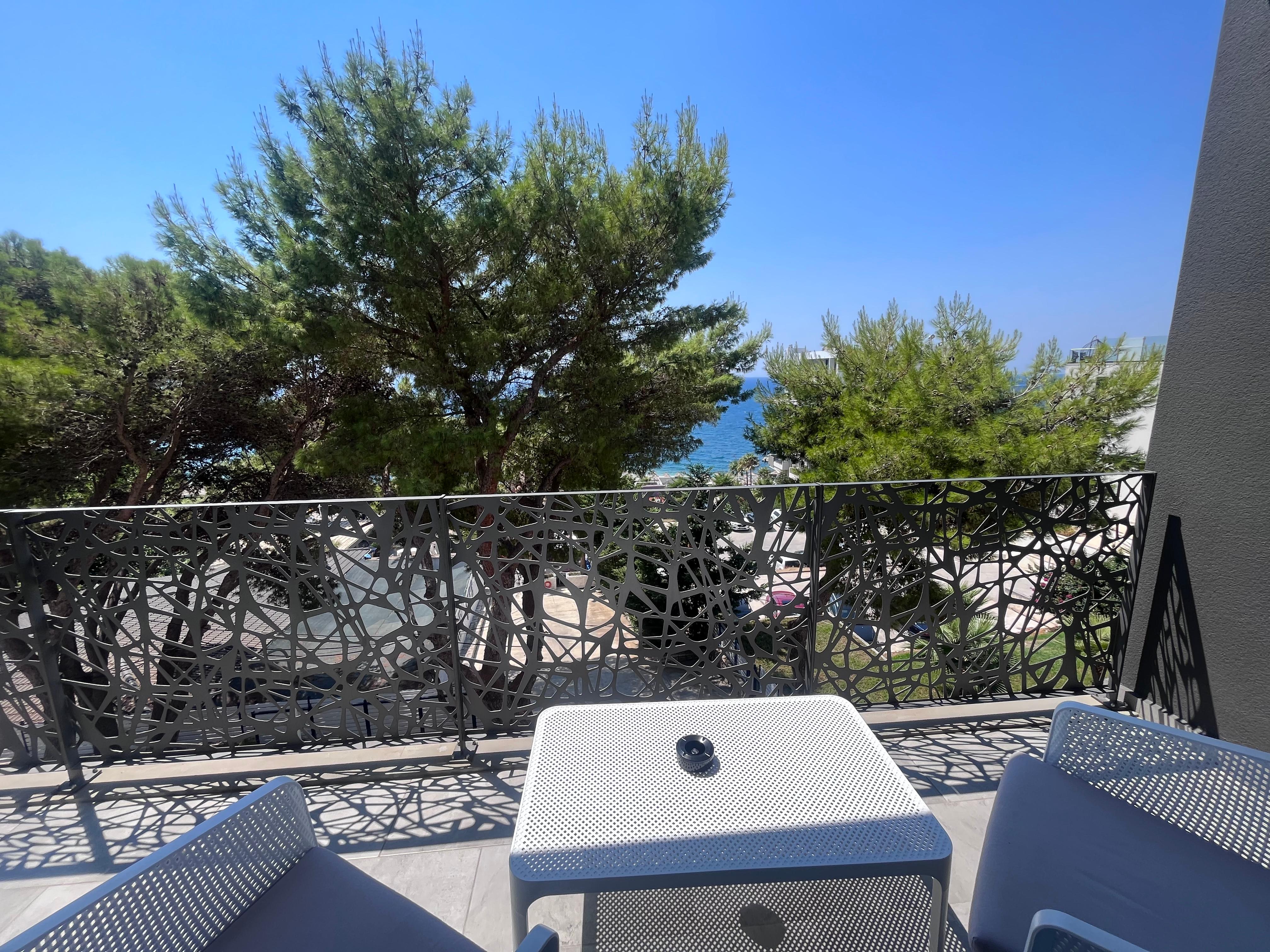 Balcony with sea view 