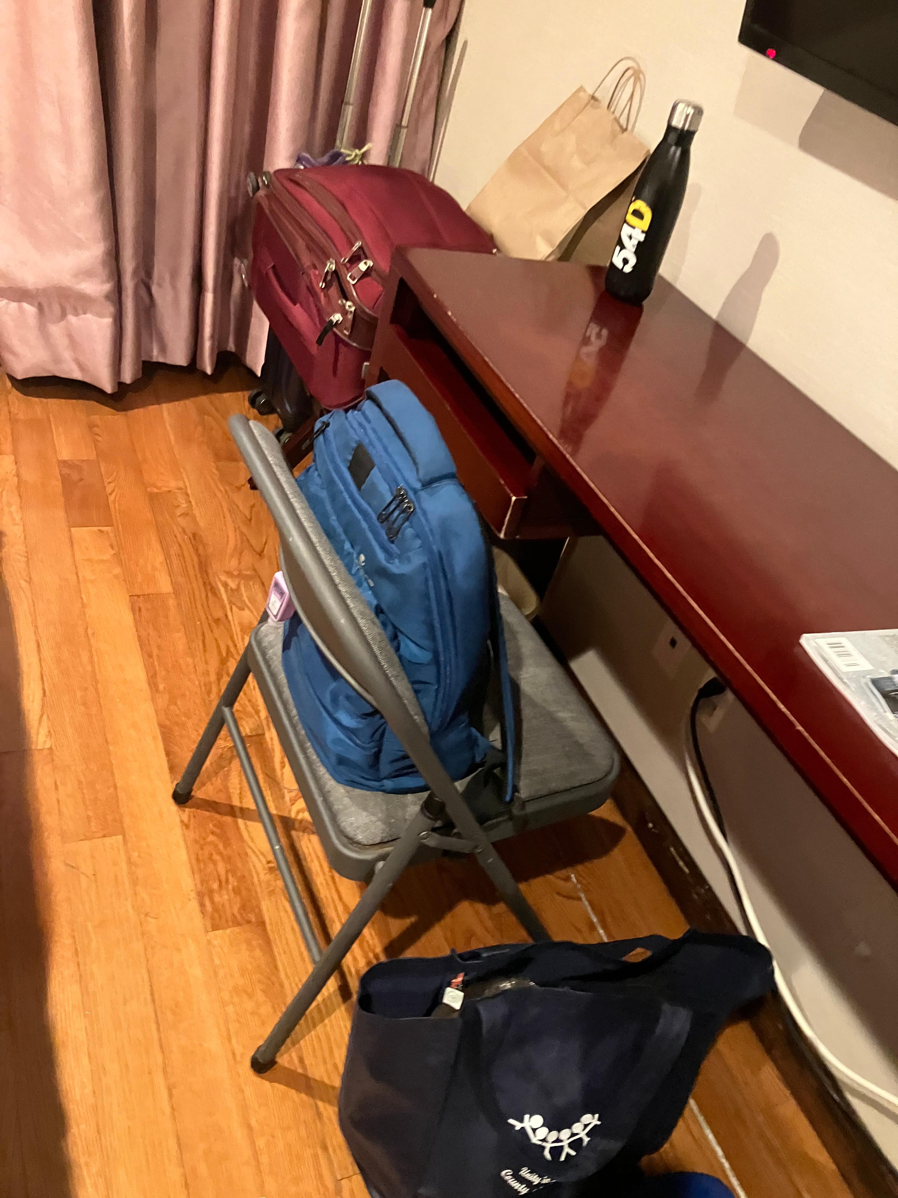 desk chair is not a leather real desk chair - false advising online 