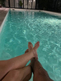 En la noche, con una temperatura de 30 grados