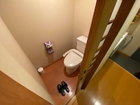 Bathroom. Walls discolored a little, slight tobacco smell but clean and warm in winter!