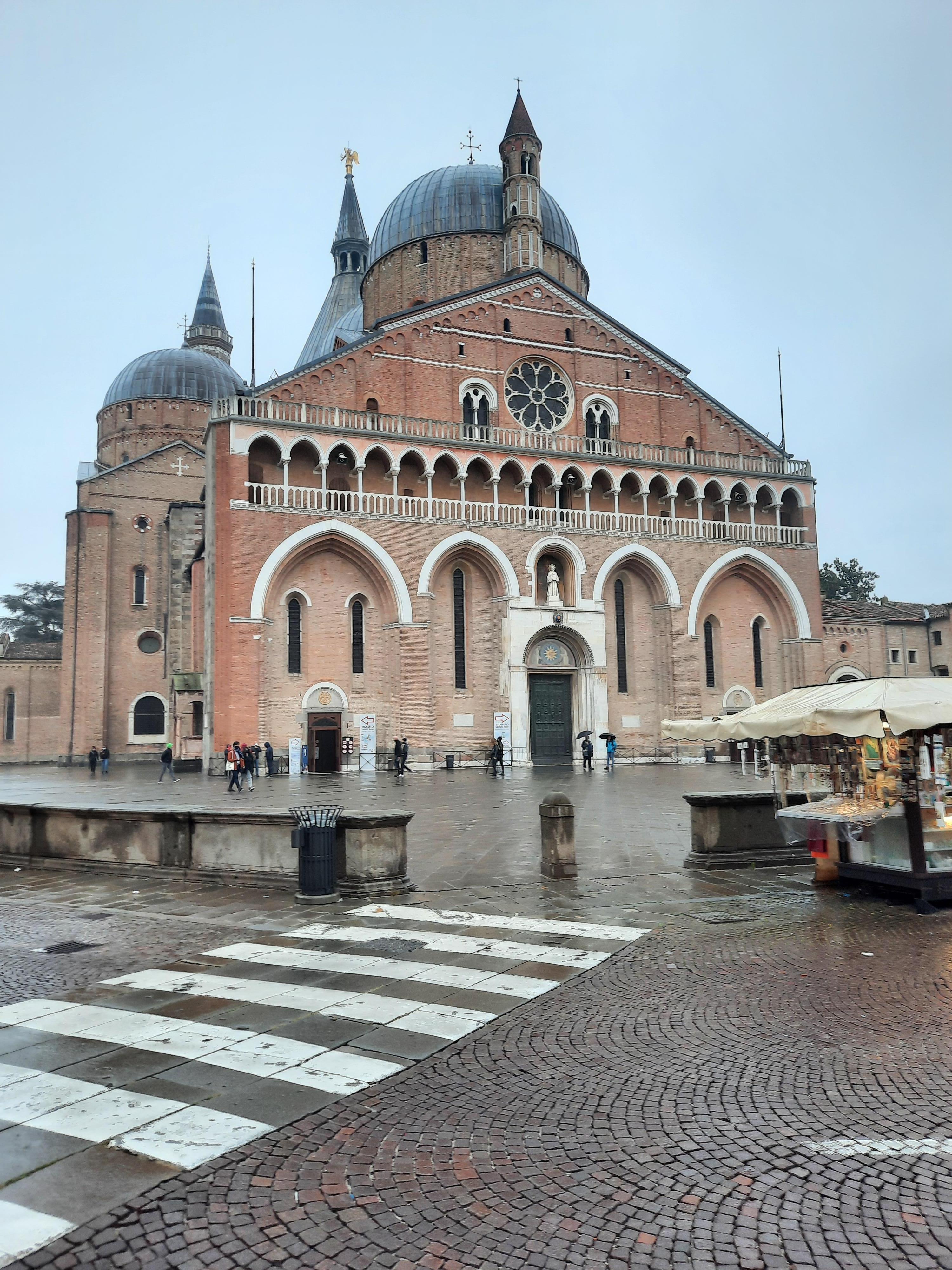 Basilica di Sant'Antonio, Piazza del Santo