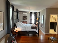Confortable king bed