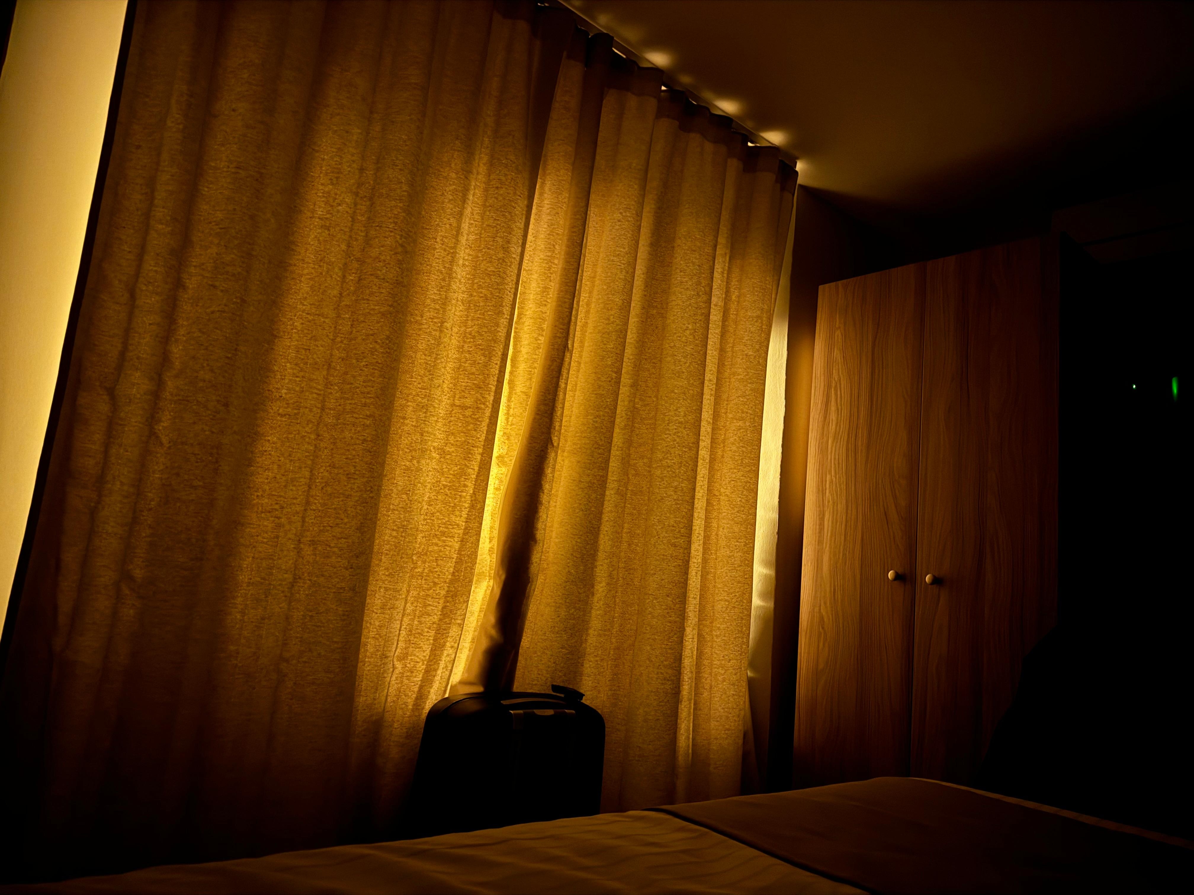 Il faisait jour dans ma chambre 