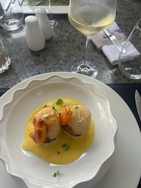Scallops over roasted heart of palm
