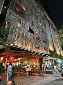 勝利站往飯店的捷徑
