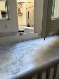 Broken window latch, cannot close or lock