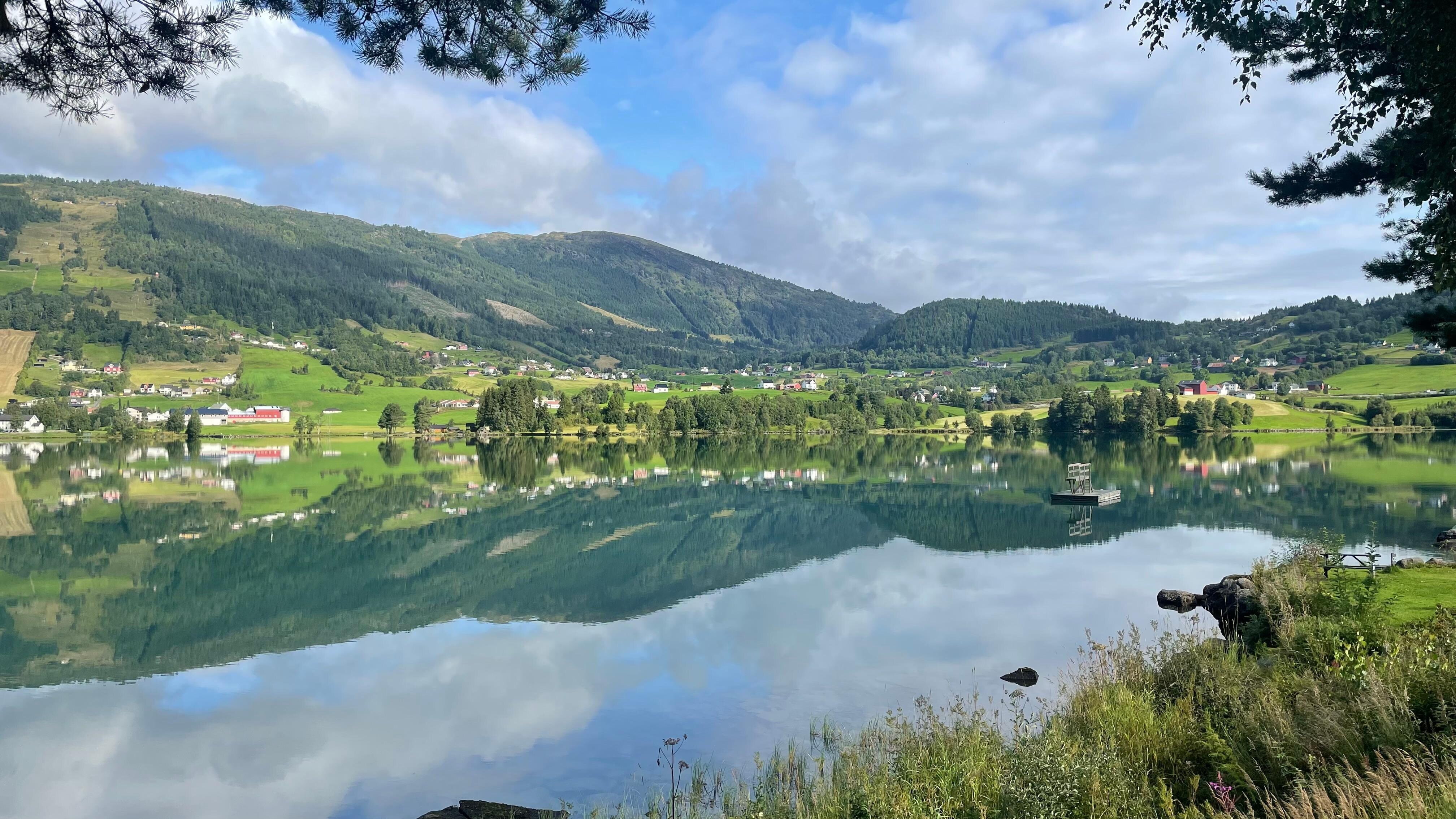 Rustige ligging aan een prachtig meer.