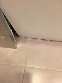 Badly fitting bath panel