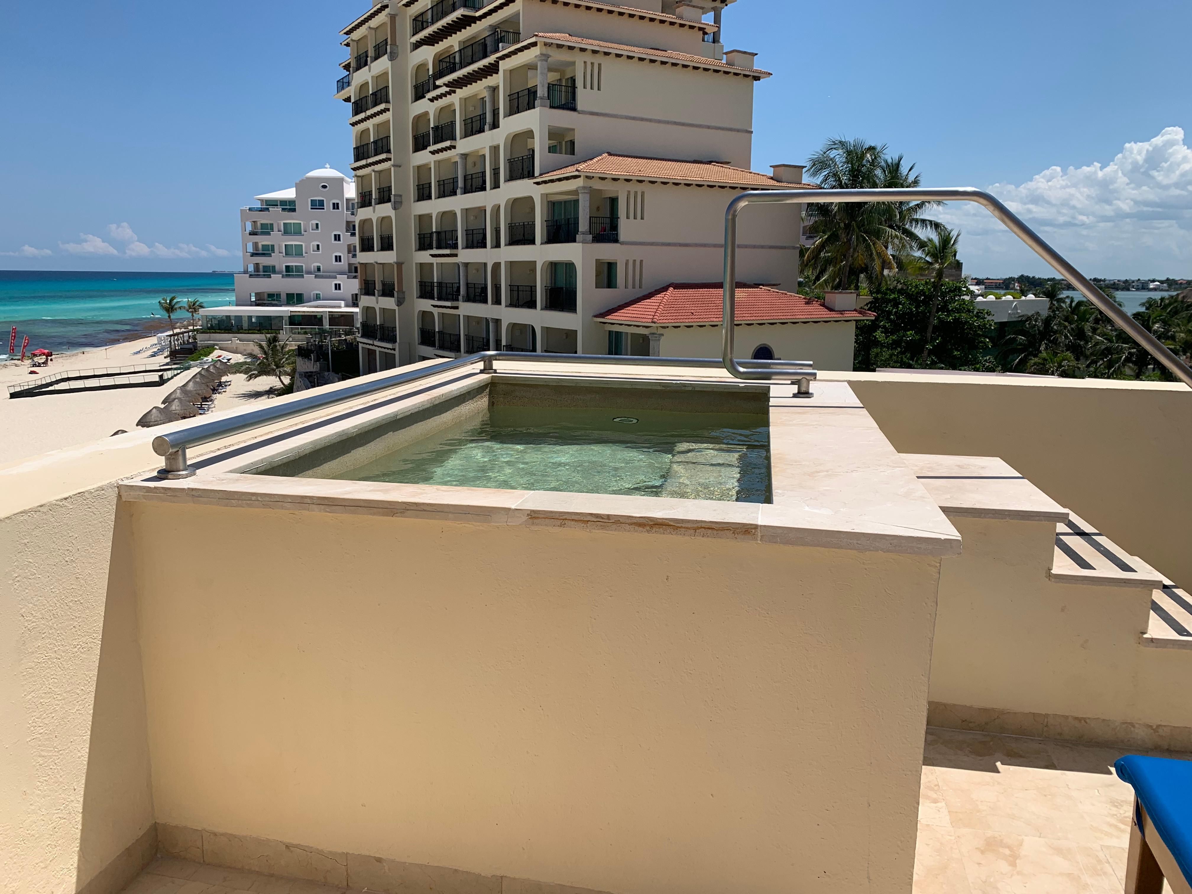 Plunge pool