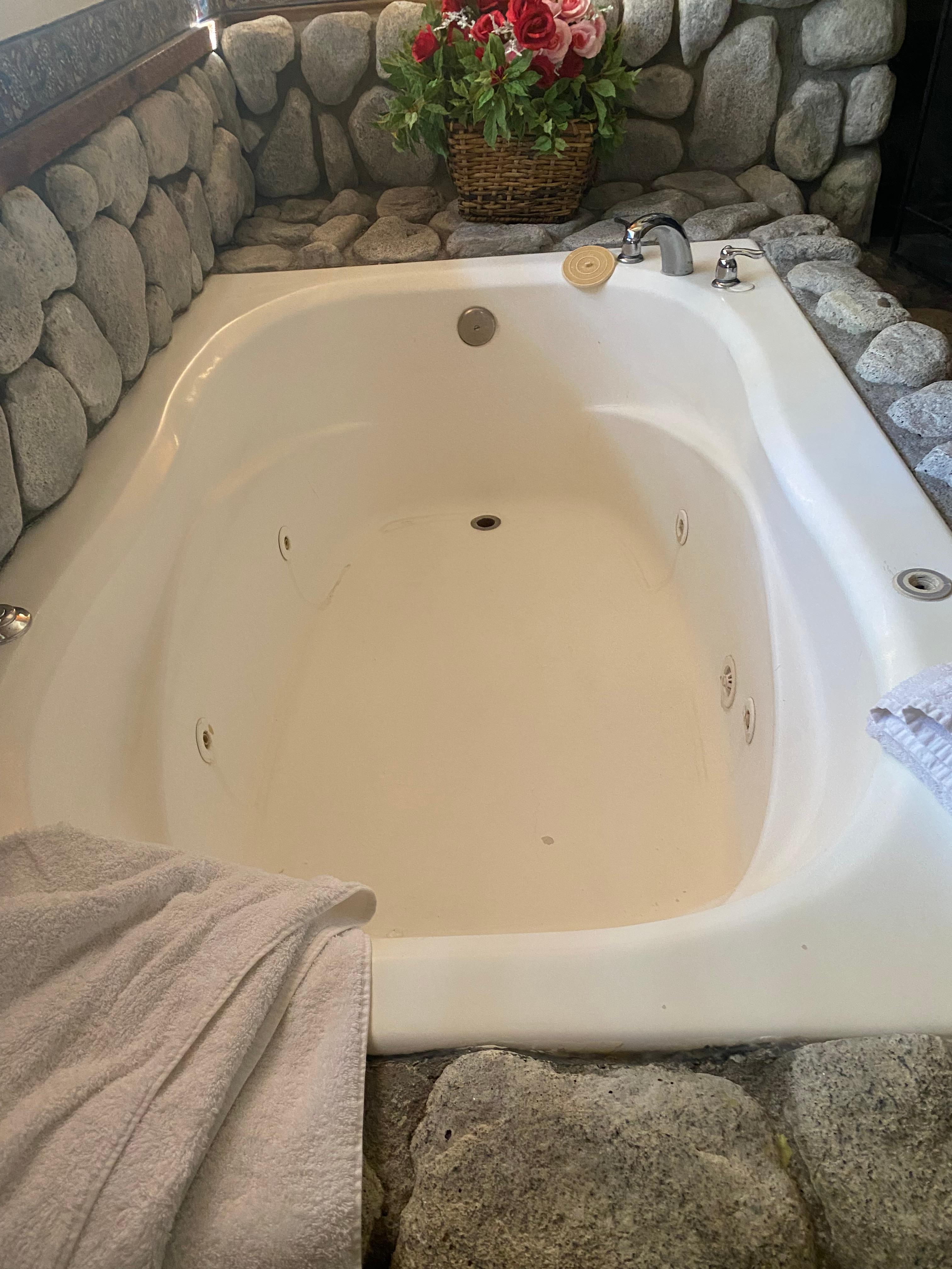 Large spa tub