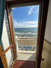 Från rummet mot havet.