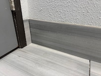 Example of the floor cleanliness.