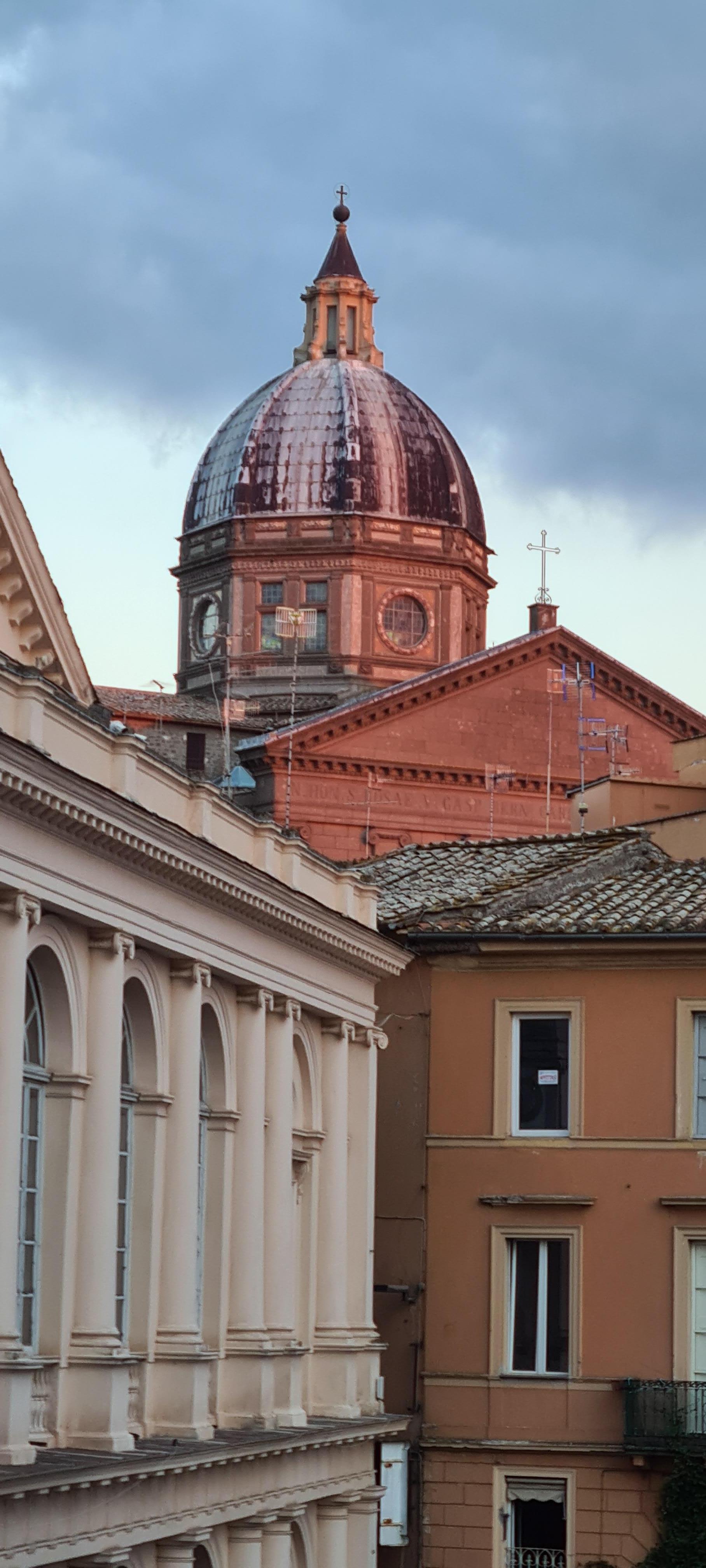 Clocher de l'église Sta Rosa depuis la chambre