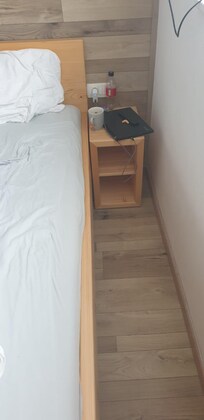 Sehr eng um Nachts im dunkeln ins Bad zu kommen.