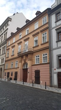 Rückseite zur hinteren Strasse