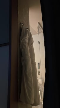 Doccia a vista dalla camera