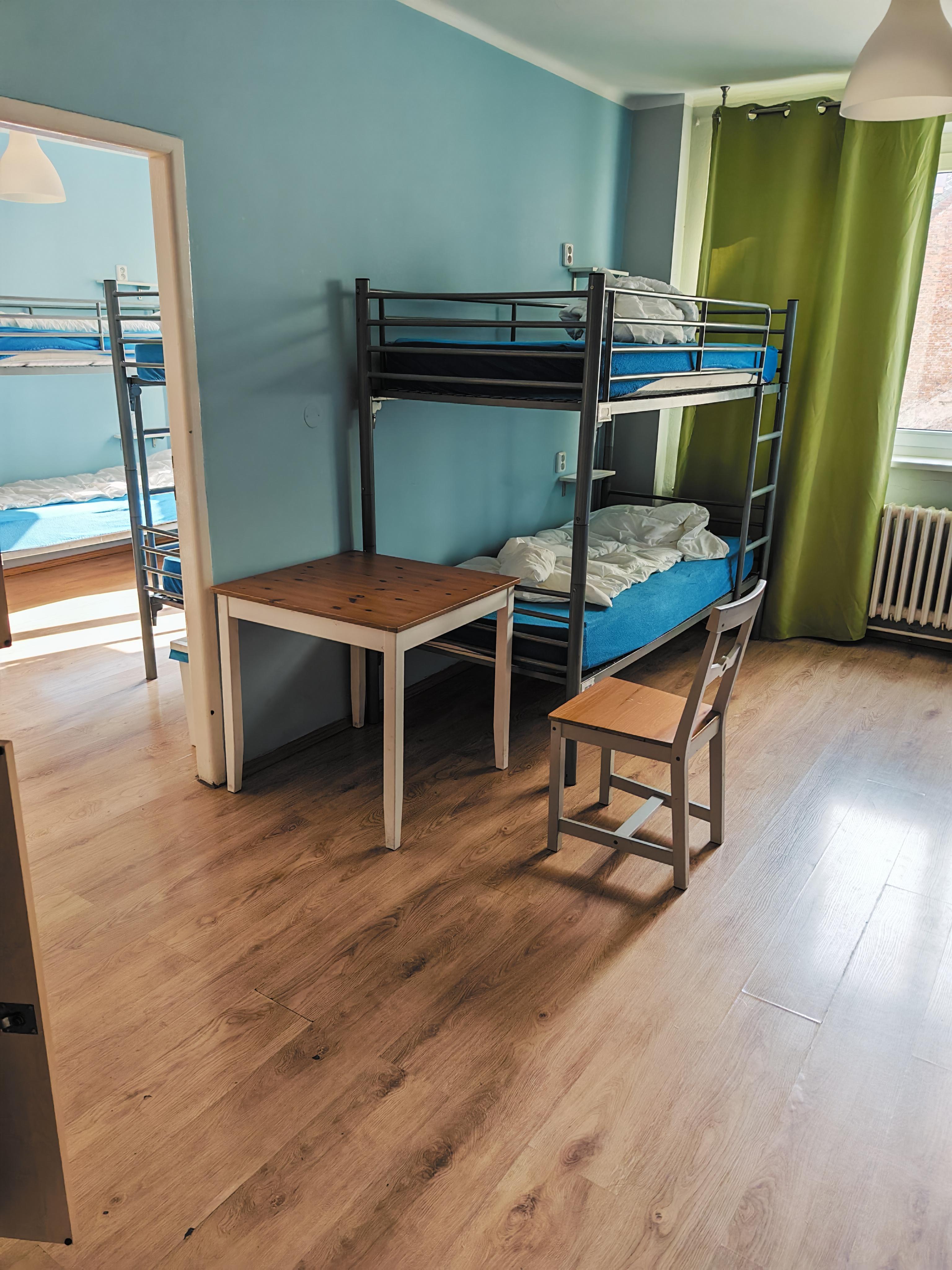 Room 12 beds