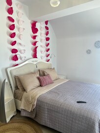 Honeymoon suite ( we booked 2 nights here and 3 in regular rooms w pool