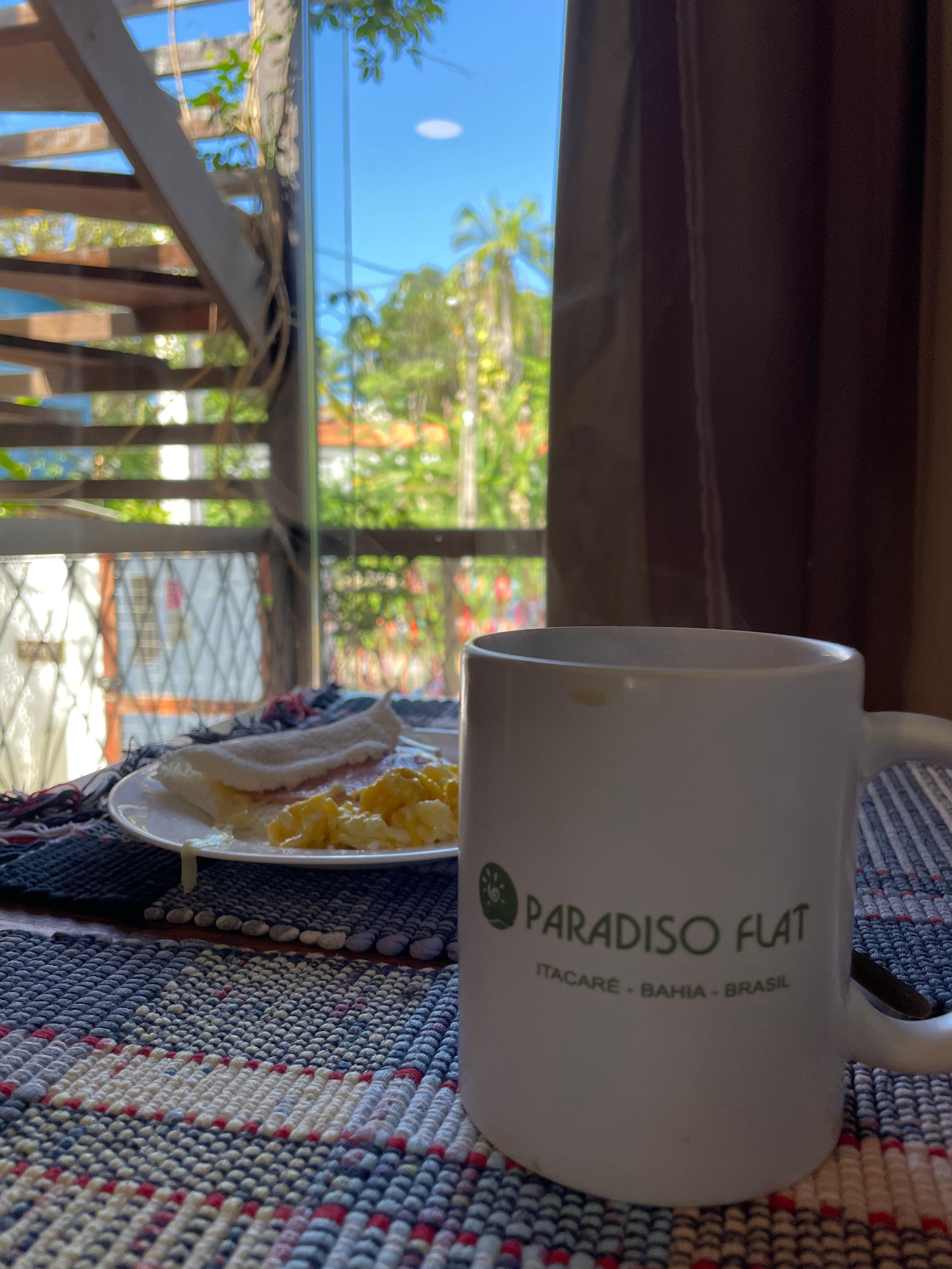 Café da manhã feito por nós na acomodação.