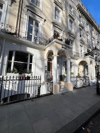 Dolphin hotel from Norfolk Square