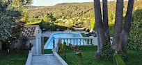 vue sur la piscine
