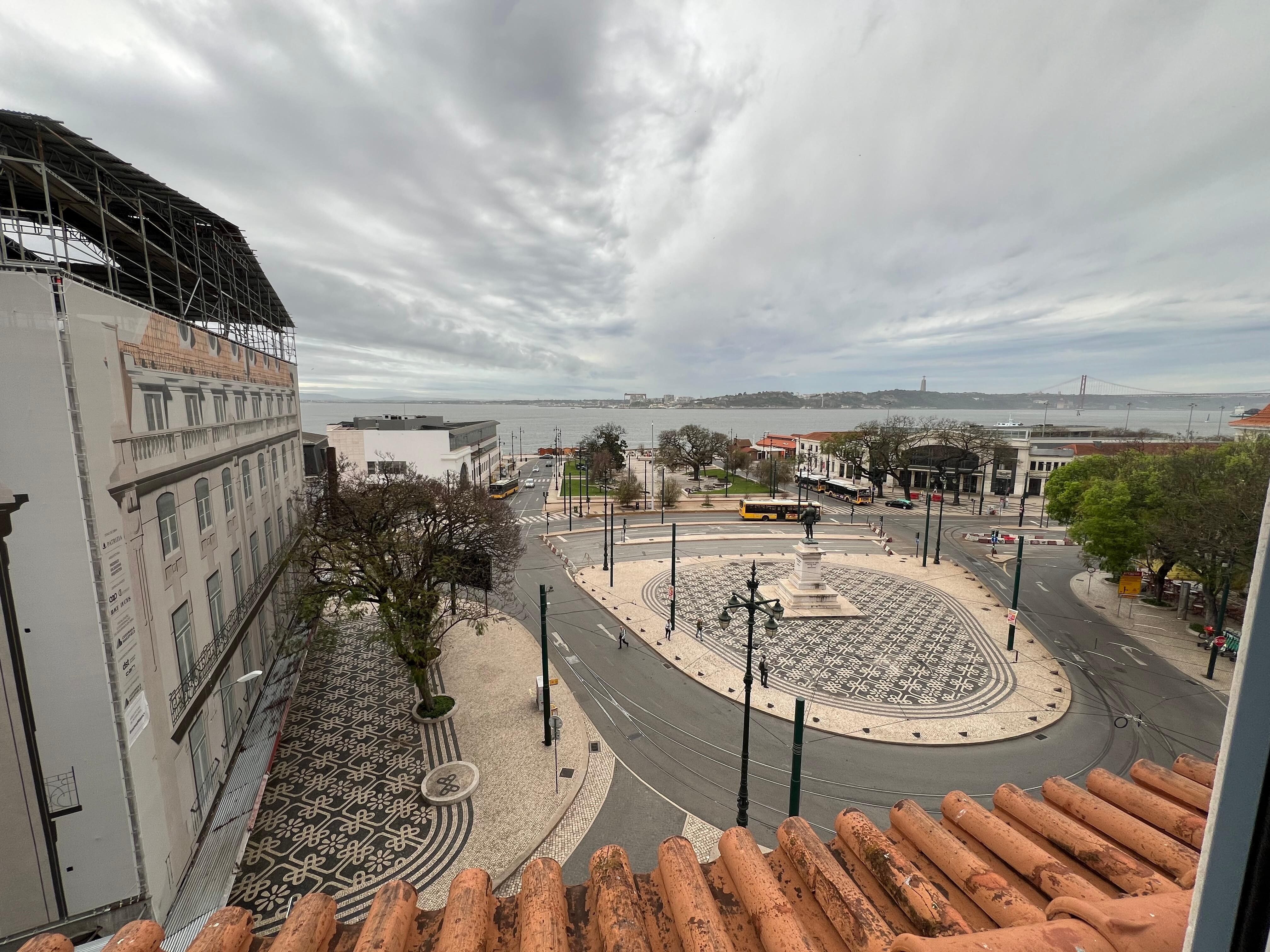 Fra hotellrommet i 4. etg(utsikt mot elven). 